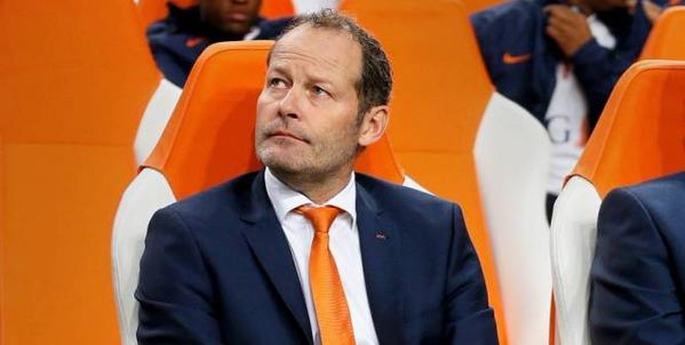Danny Blind, técnico de Holanda. Twitter.