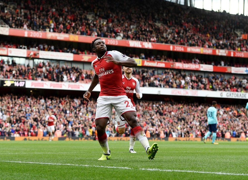 Wenger backs Welbeck for World Cup. Twitter