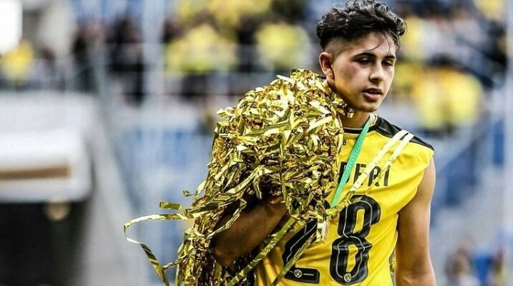 El bello gesto del Borussia con el canterano que se ha operado nueve veces