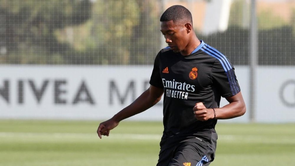 David Alaba trained, but with a bandaged knee. Twitter/RealMadrid