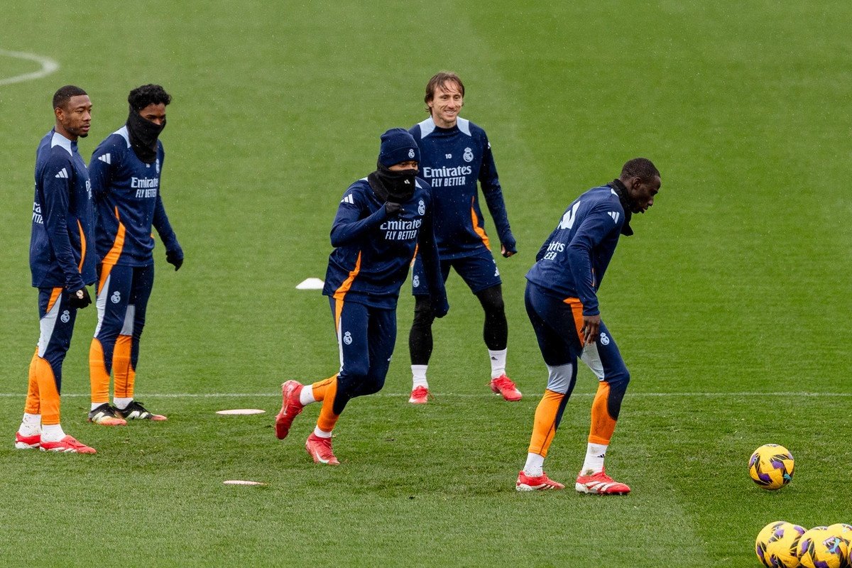 Real Madrid train ahead of Rayo without Rudiger, Valverde returns