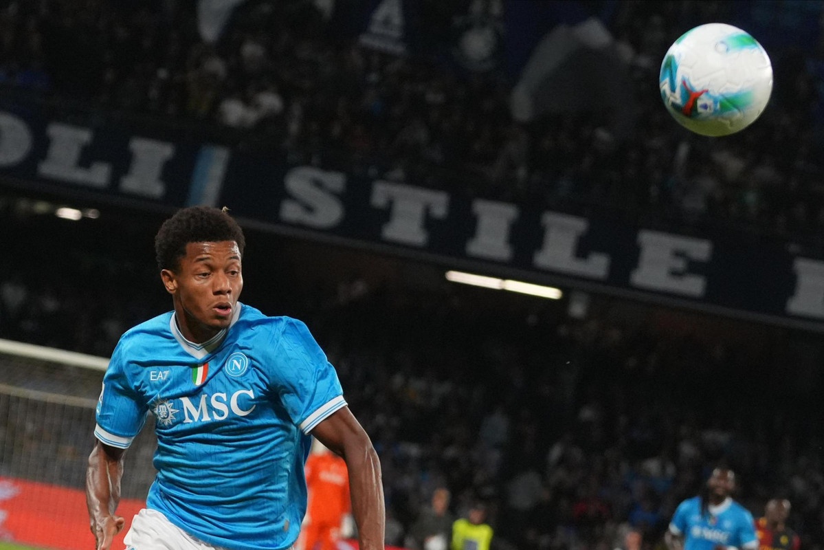 Il Napoli dorme in vetta