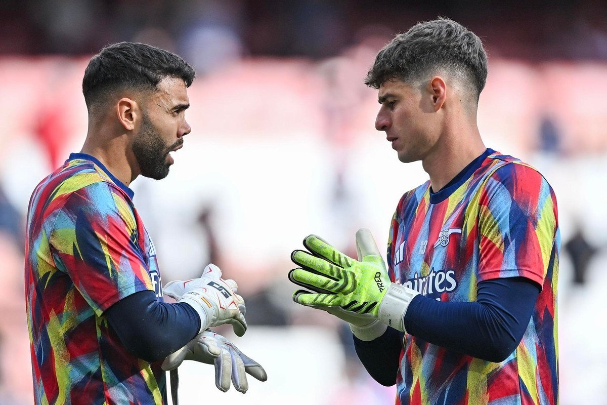 Kepa, conforme incluso a la sombra de Raya