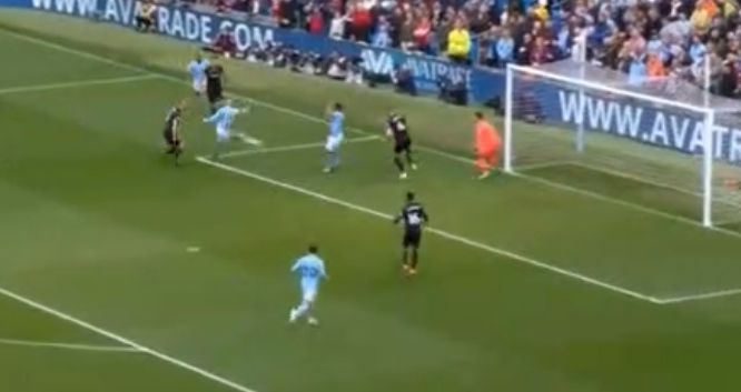 Dos goles en 16' para celebrar la Premier