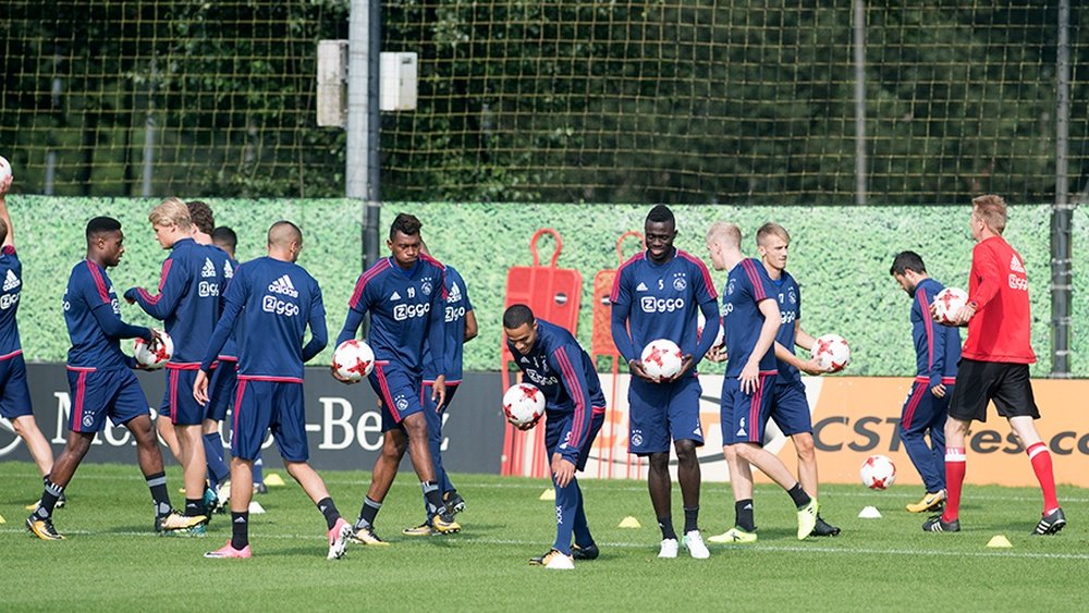 Davinson Sanchez (5) trained with Ajax as usual on Wednesday. Ajax