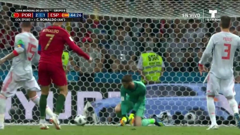 De Gea, en el momento en el que falla y Cristiano Ronaldo marca. Captura/Telemundo