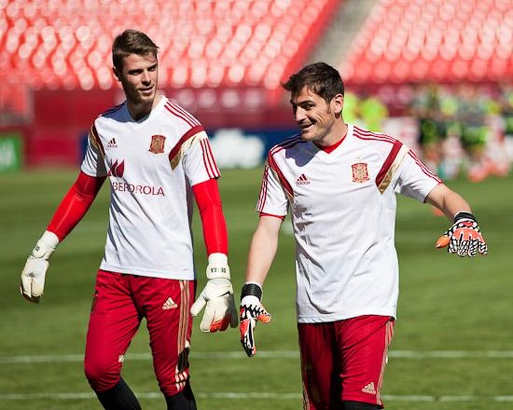 De Gea e Iker Casillas, durante el entrenamiento con la Selección Española. Twitter