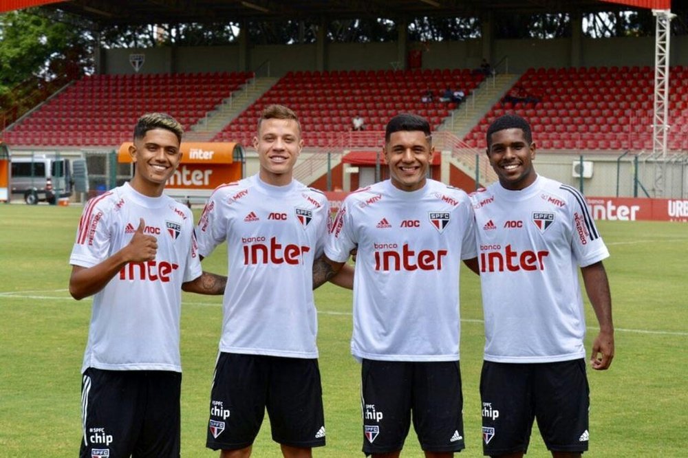 Gustavo Maia (i), cerrado. Twitter/SaoPauloFC