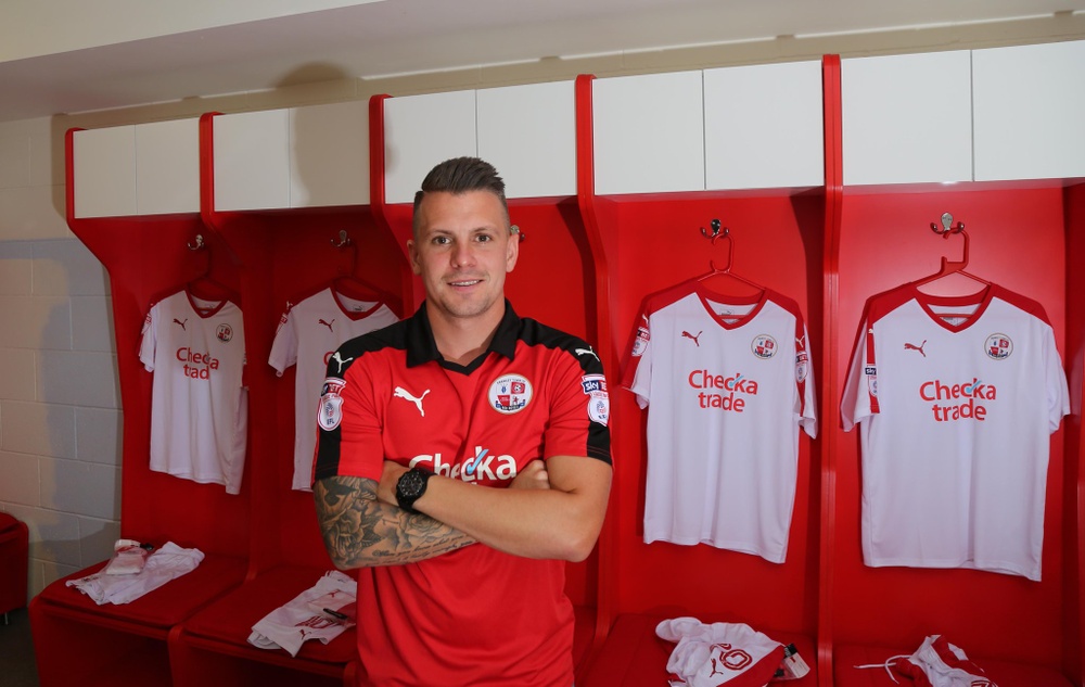 Dean Cox, en su presentación como nuevo jugador del Crawley Town. CrawleyTown