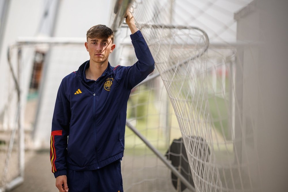 Bournemouth's Dean Huijsen opens up on Real Madrid links. EFE