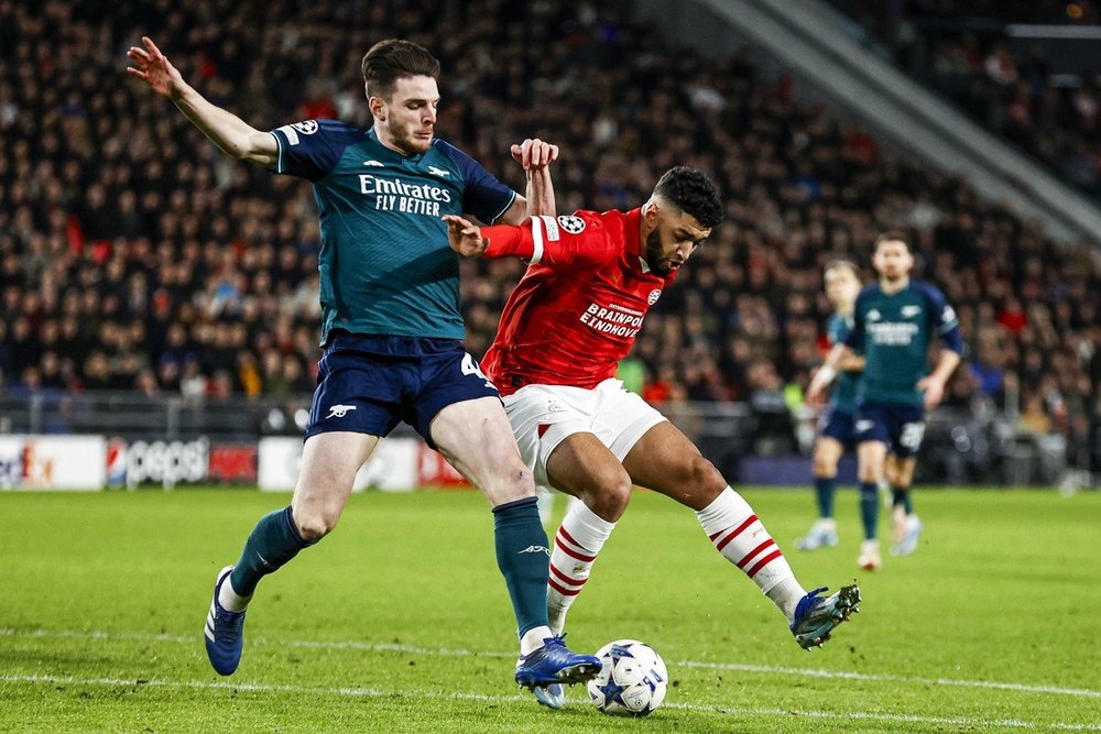 El Arsenal superó el trámite en Países Bajos. EFE