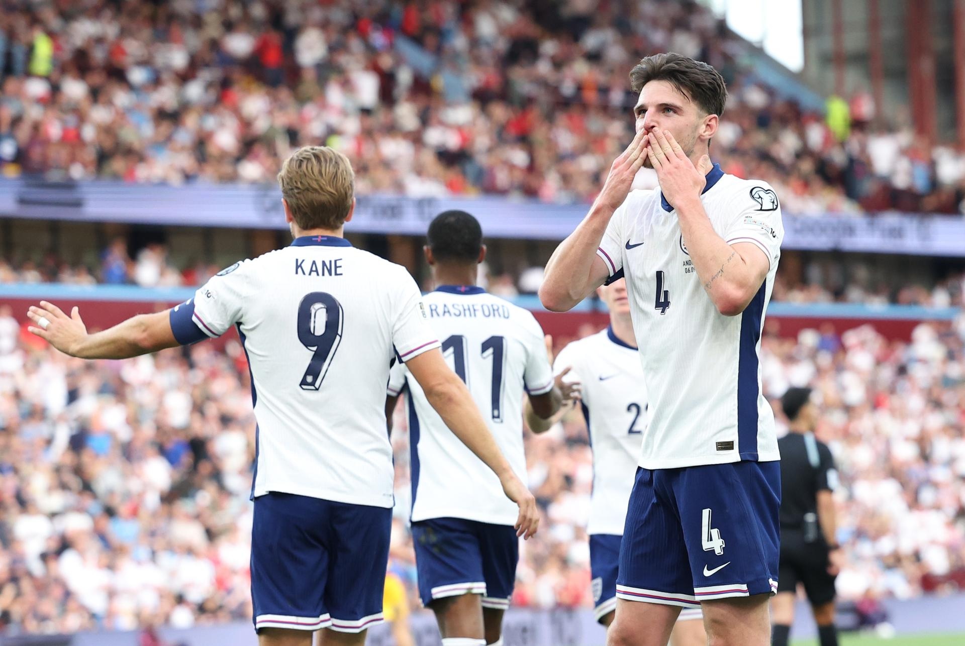 A Inglaterra conquistou uma vitória tranquila ao vencer a Andorra, por 2 a 0. Foi o quarto triunfo consecutivo de Thomas Tuchel no comando dos 'three lions', permanecendo invicto e sem sofrer gols.