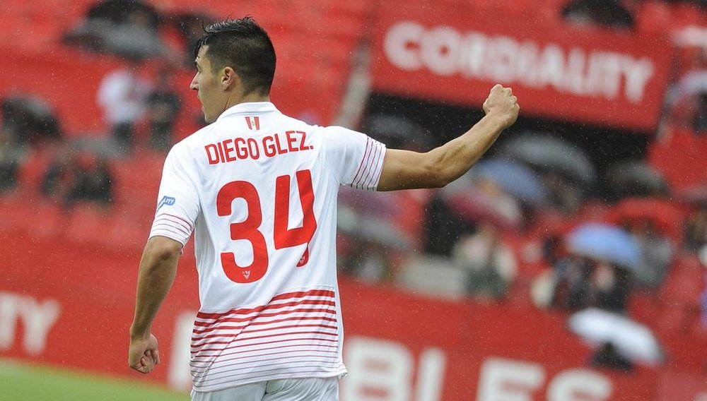 Deigo González marca un golazo con el Sevilla. SevillaFC