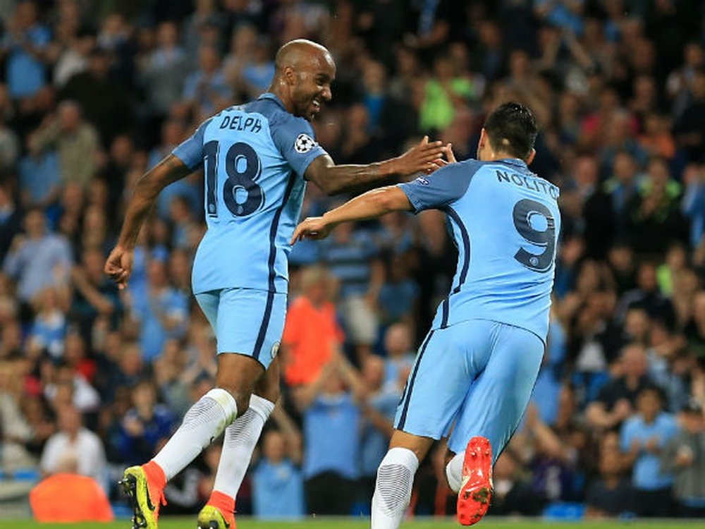 Delph celebrates his goal with Nolito. ManCity