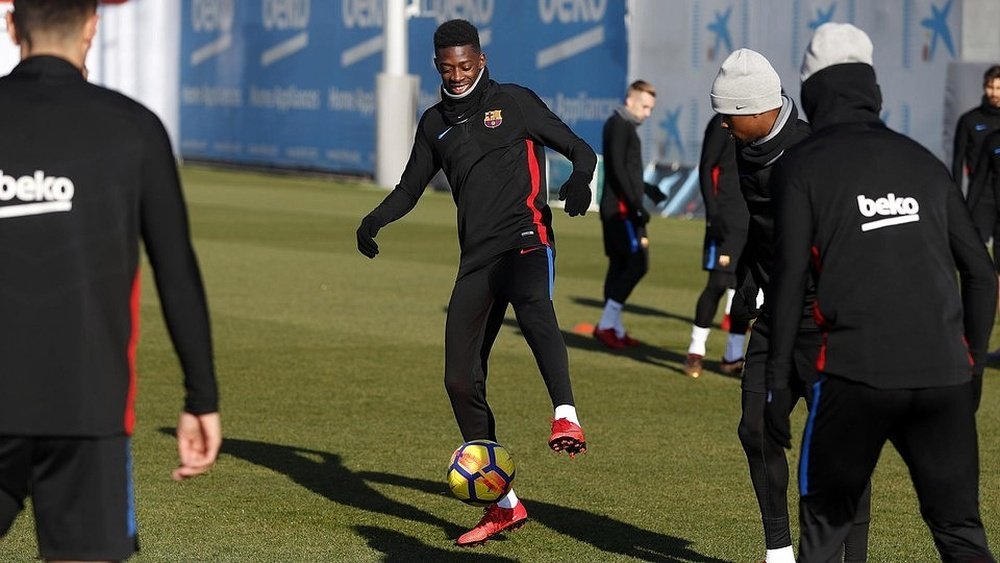 Dembélé, en el primer rondo tras su lesión. FCBarcelona/MiguelRuiz