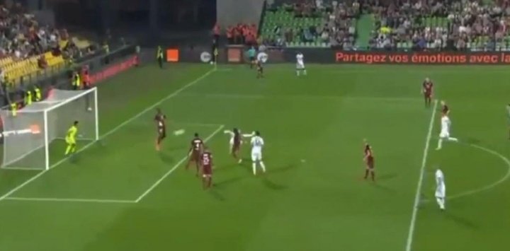Vidéo : Deminguet se prend pour Ronaldo et marque !