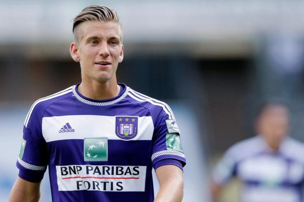 Denis Praet es uno de los jóvenes talentos del Anderlecht que enamoran a algunos clubes europeos. Twitter