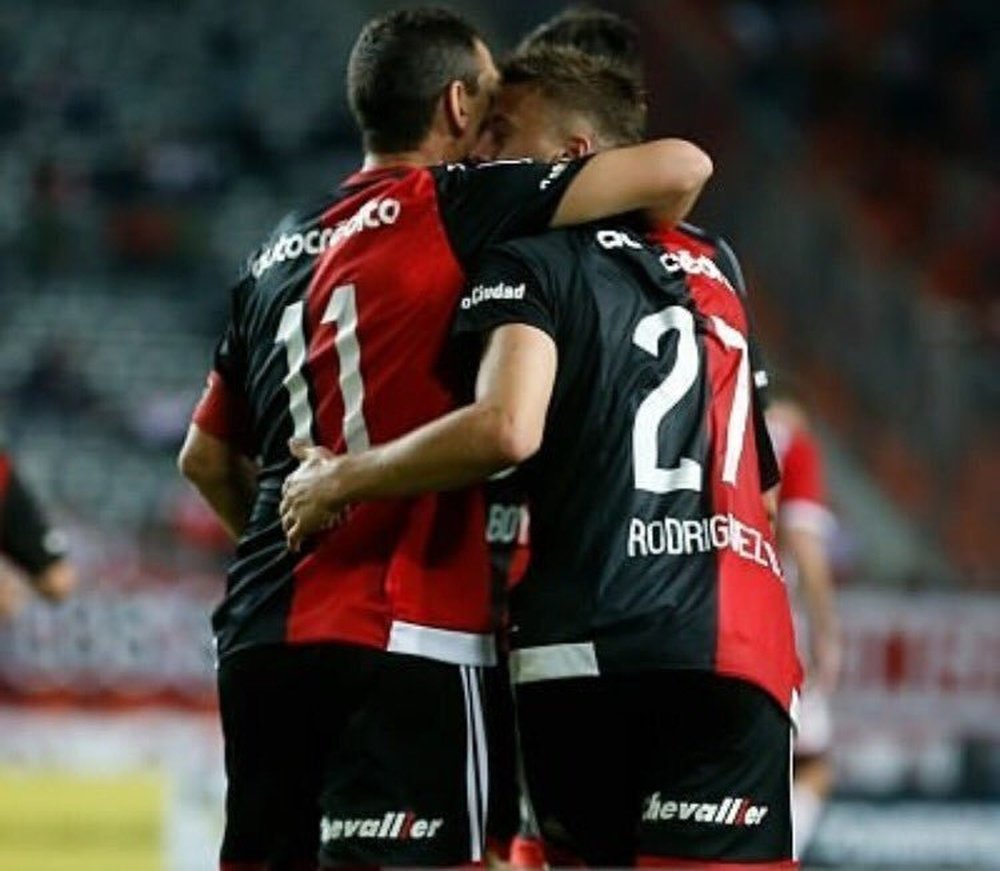 Denis Rodríguez (d) volverá a Newell's. Twitter/DenisRodríguez