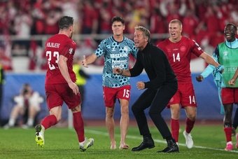 Pierre-Emile Hojbjerg evitou muitas dores de cabeça para a Dinamarca com seu gol aos 86 minutos. A vitória na Finlândia neste domingo foi crucial para a seleção dinamarquesa, que, sem dúvida, teria terminado o dia em quarto lugar no grupo, o que teria complicado sua presença na Eurocopa da Alemanha.