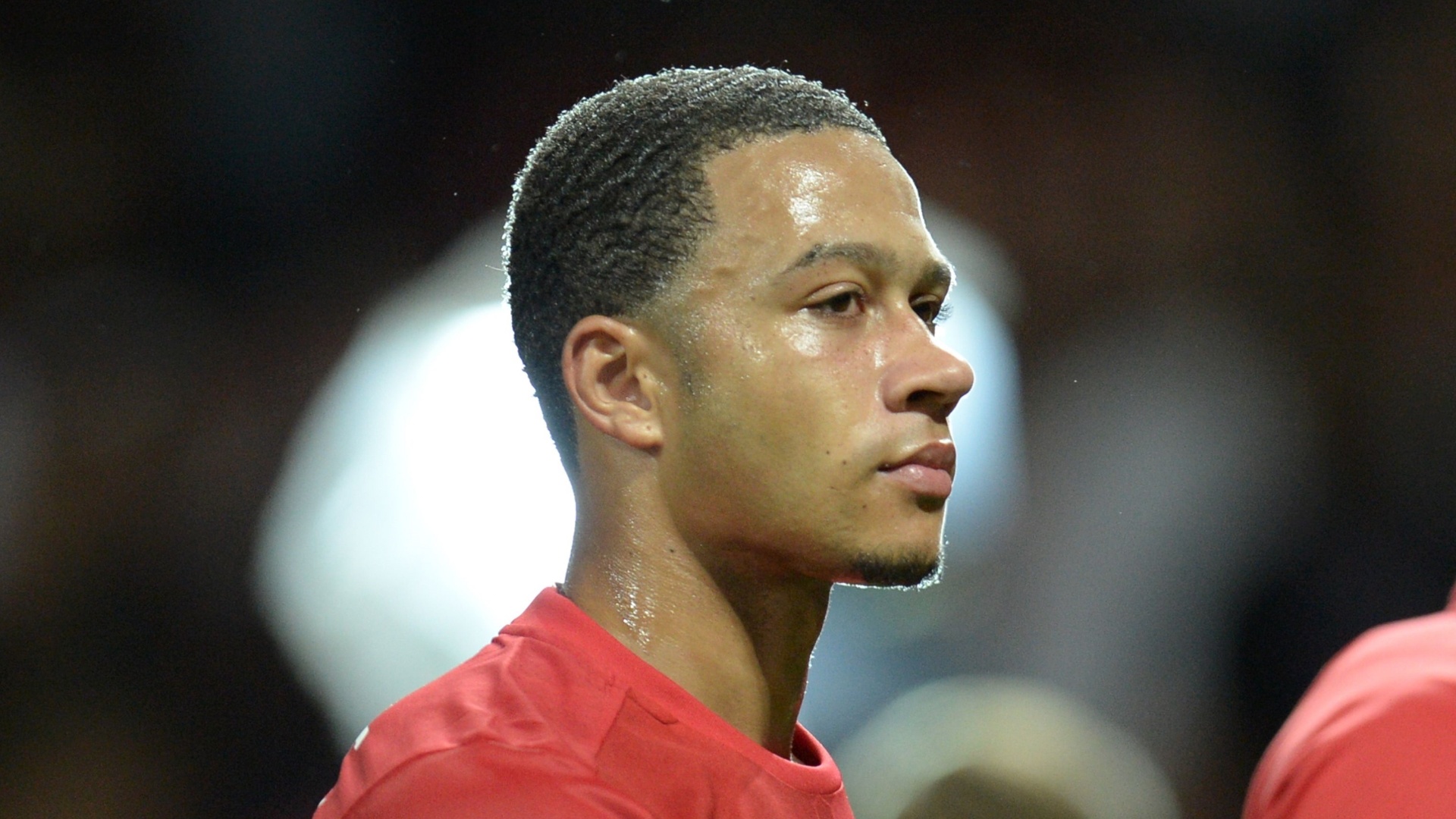 Depay sweating during a game. Goalserve