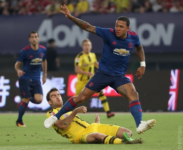 Dortmund ease past United in International Champions Cup