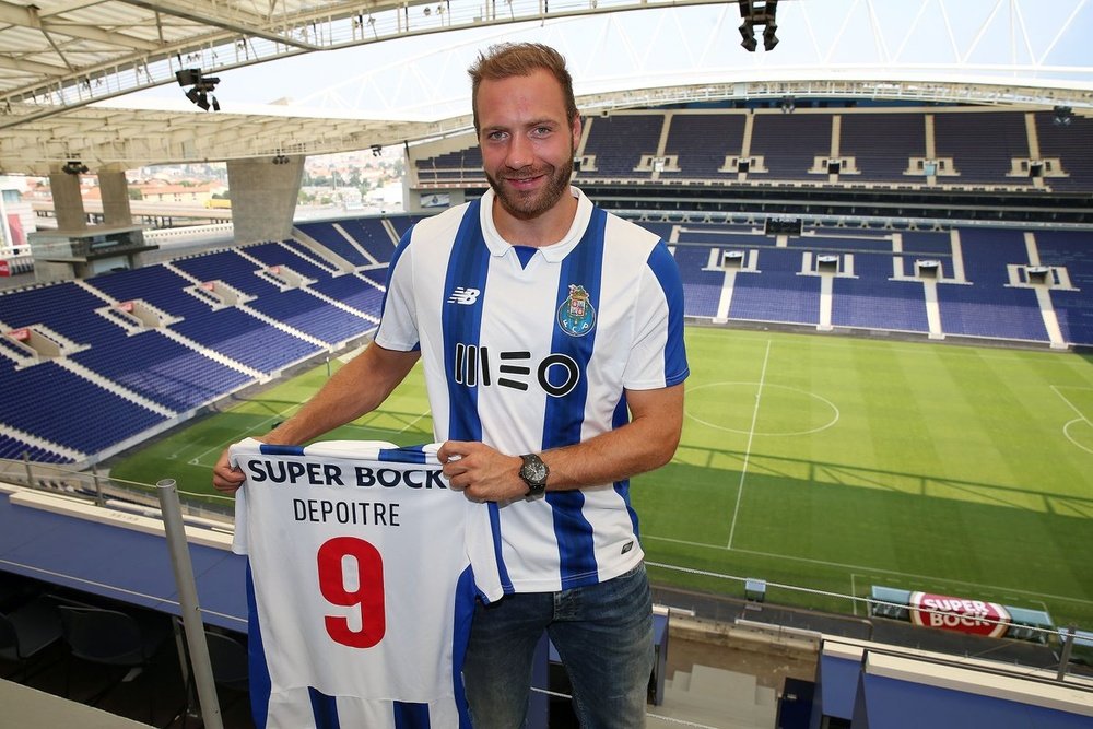 Depoitre estaría buscando una salida para el próximo mercado. FCPorto