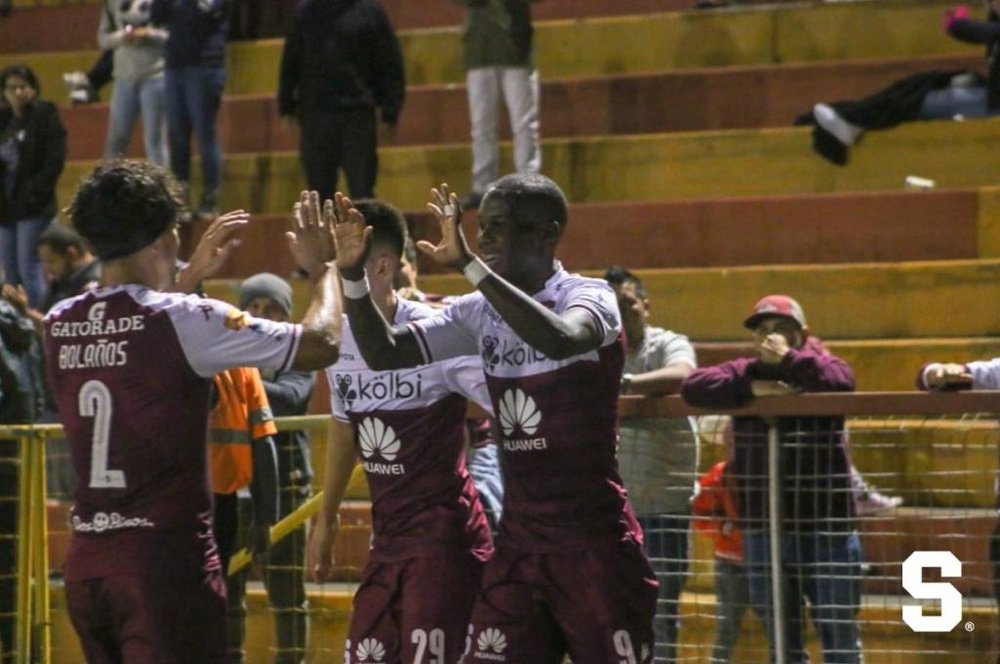 Saprissa asaltó la segunda posición. SaprissaOficial