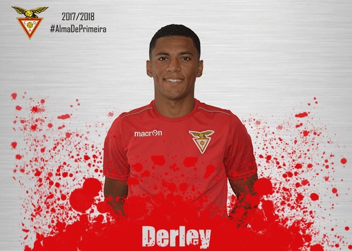 OFICIAL: Derley deixa o Benfica e assina pelo Aves