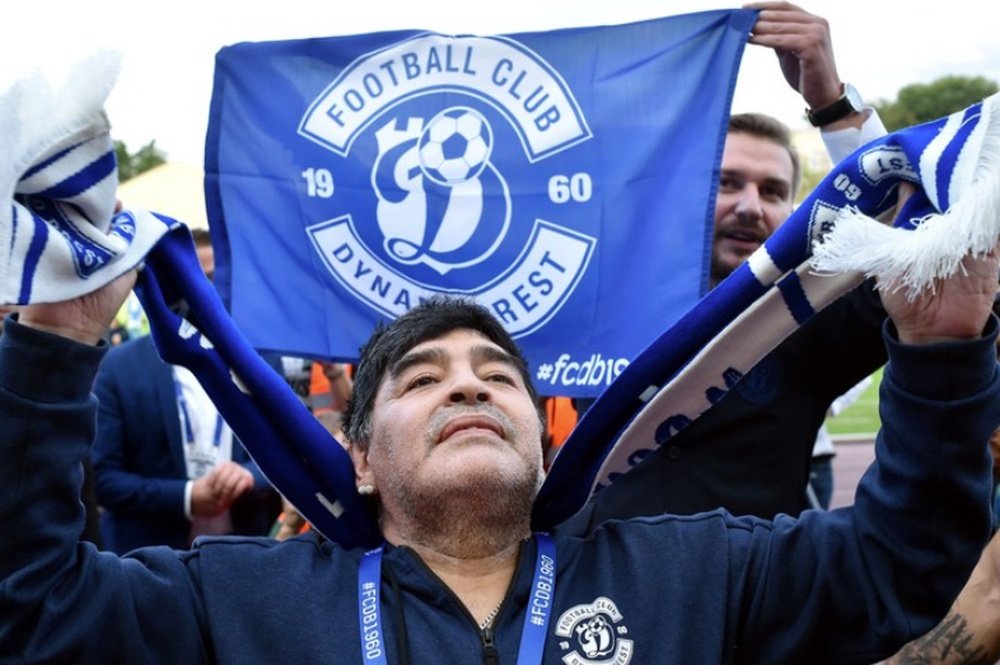 Maradona fue anunciado como presidente del Dinamo de Brest y tres meses más tarde dejó el club. AFP