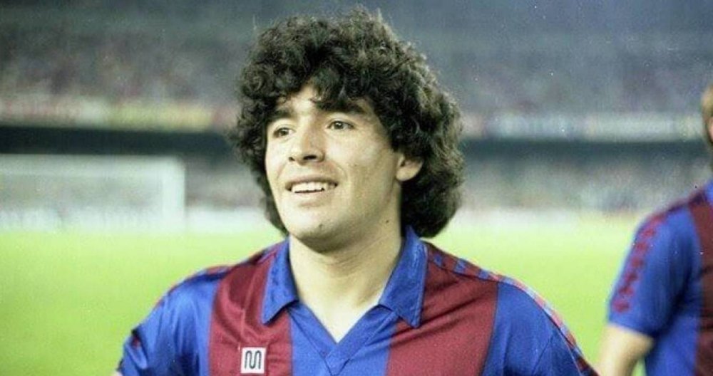 Maradona llegó al Barcelona cargado de ilusión. EFE