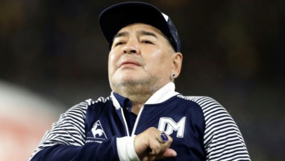 Maradona ya no tiene puntos en la cabeza. AFP