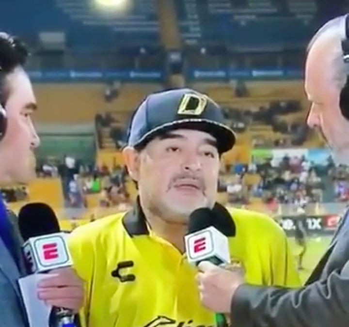 Quand Maradona ne peut même plus parler après un match