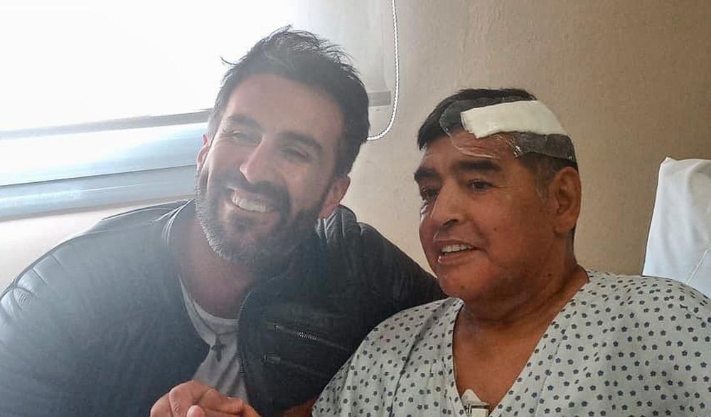 Maradona parece estar mucho mejor tras su operación. Twitter