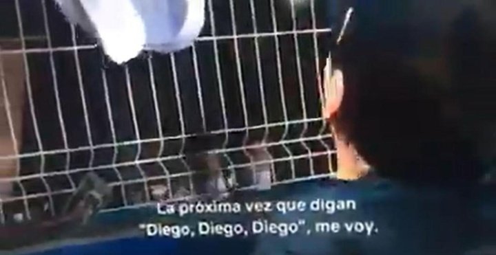 El viral vídeo que retrata a Maradona ante los niños