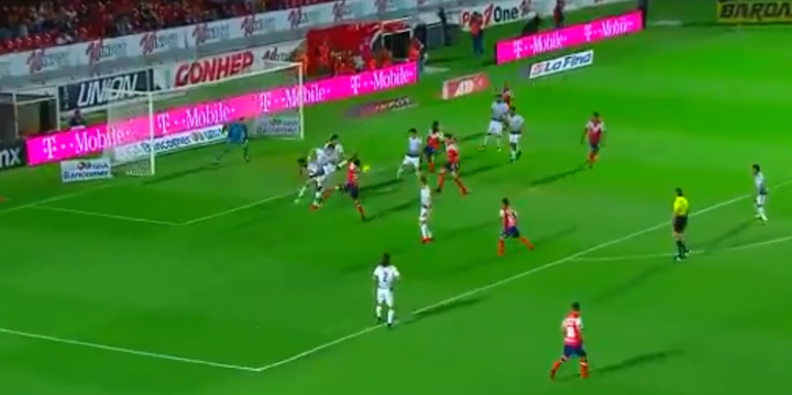 La frágil defensa de Santos Laguna regaló el gol a Veracruz