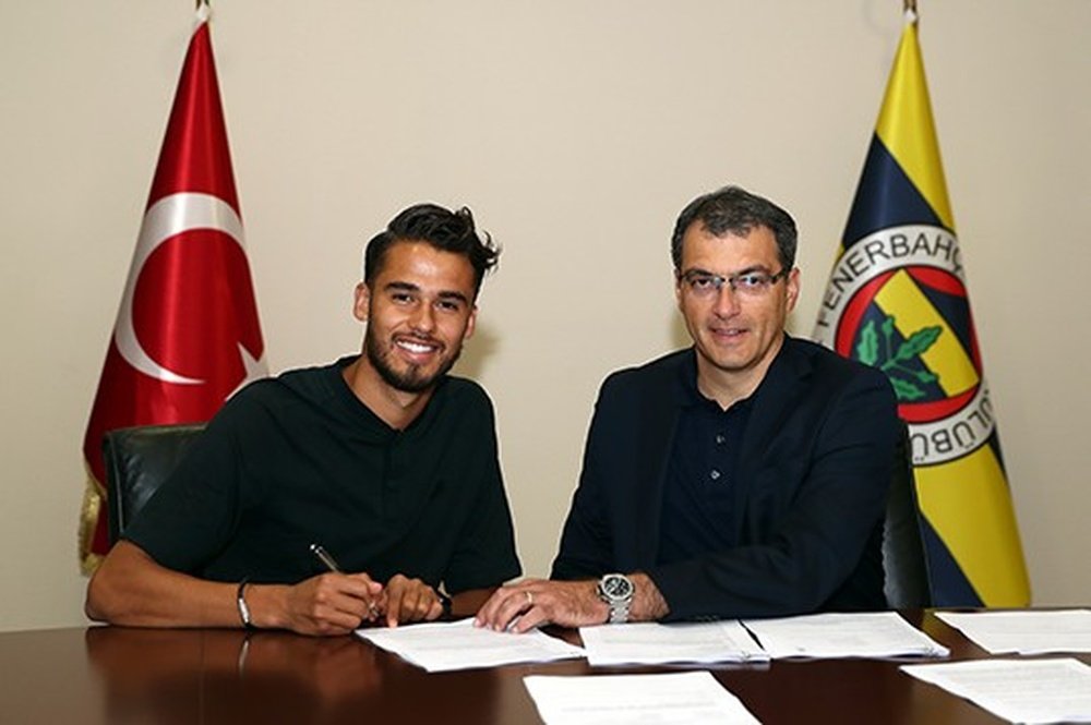 Diego Reyes will try his luck in the Turkish League. Fenerbahce