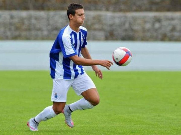 FC Porto: Diogo Dalot na equipa principal