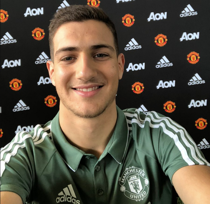 Lo United cerca un rimpiazzo per Dalot, sulla lista desideri del Barcellona