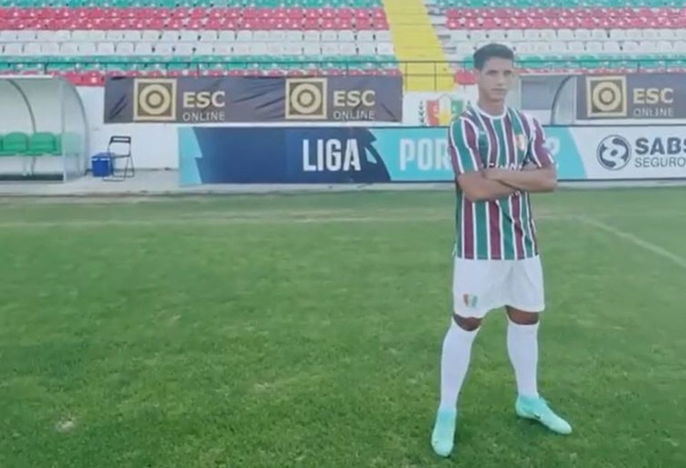 Diogo Salomao jugará en el equipo de su ciudad natal. Facebook/EstrelaDaAmadora