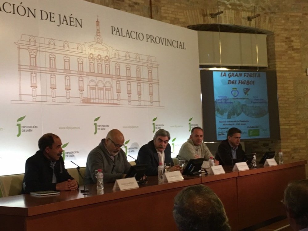 Directivos de Real Jaén y Linares Deportivo reunidos en la diputación de Jaén. Twitter
