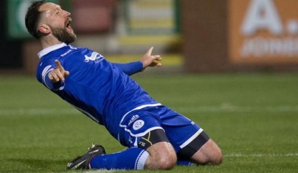 Stephen Dobbie used to play for Bolton Wanderers. Twitter/OfficialQosFC