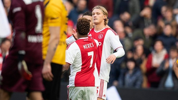 De Jong y De Ligt participan en la goleada del Ajax al NAC Breda