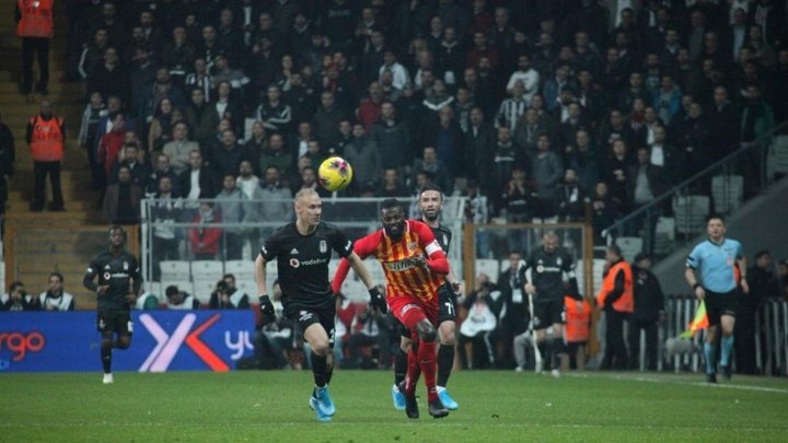 Adebayor fait ses adieux de Kayserispor
