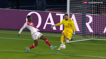Il Paris Saint-Germain ha affrontato il Monaco nella 13esima giornata del campionato francese e l'incontro non ha tardato ad accendersi con Gonçalo Ramos e Minamino in gol prima della mezz'ora.