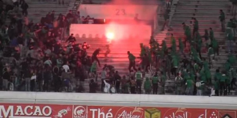 Dos muertos y 50 heridos en un enfrentamiento en el estadio de Casablanca. FútbolTotal
