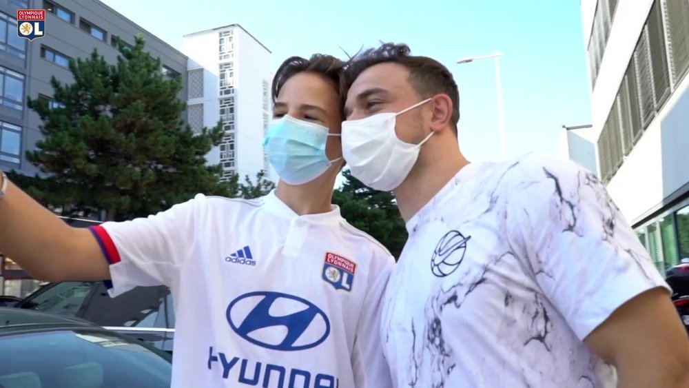 Bastidores da chegada de Shaqiri no Lyon. DUGOUT