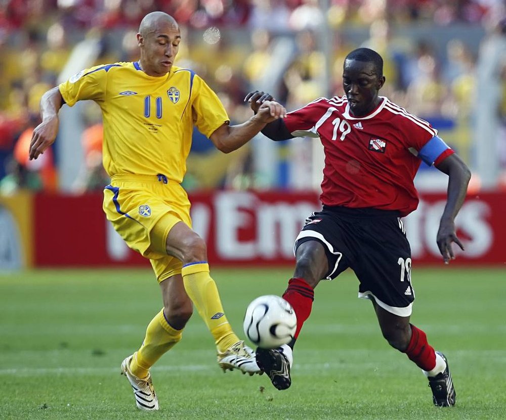 Larsson, en un partido con Suecia. AFP
