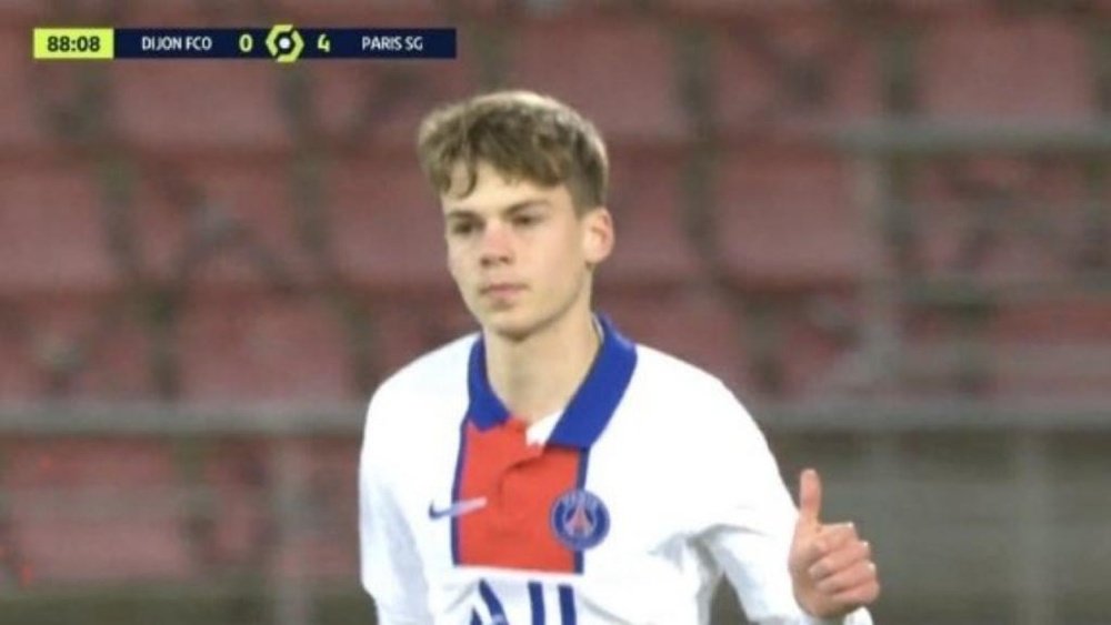 Michut, com 17 anos e já sabe o que é jogar na Ligue 1. Captura/MovistarLigaDeCampeones