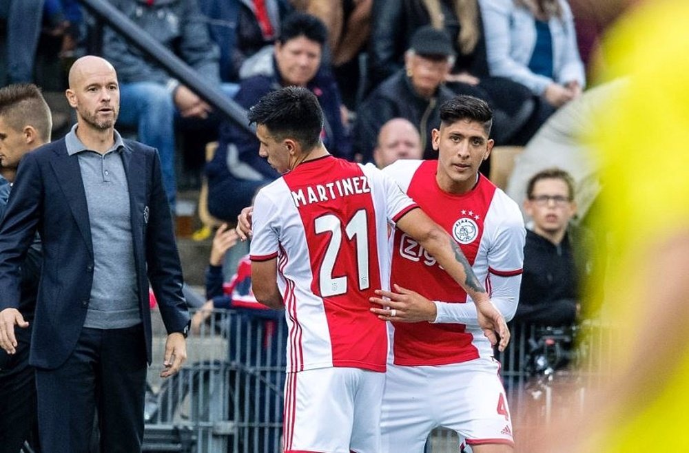 Ten Hag, satisfecho con Edson Álvarez y Lisandro Martínez. Twitter/Ajax