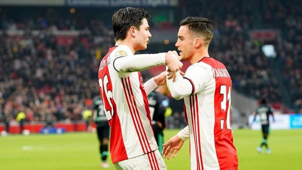 L'Ajax prend un avantage en tête du classement. Twitter/AFCAjax